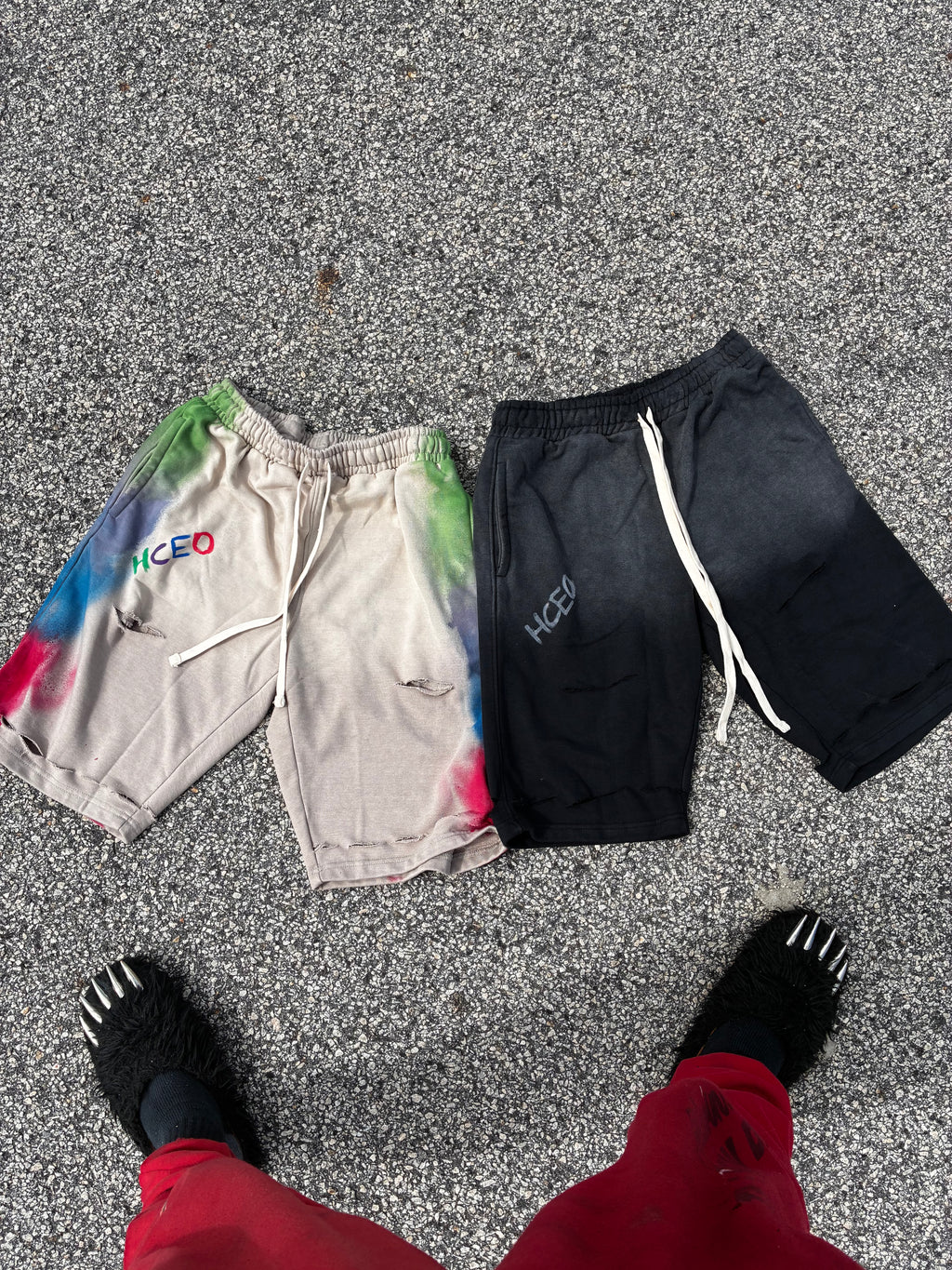 DISTRESSED HANDWROTE BAGGY LOGO SHORTS